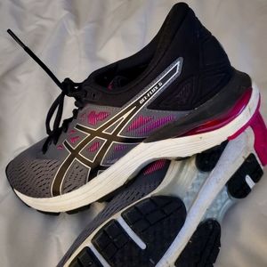 Asics size 8 grey, black, and purple Gel-Flux 5